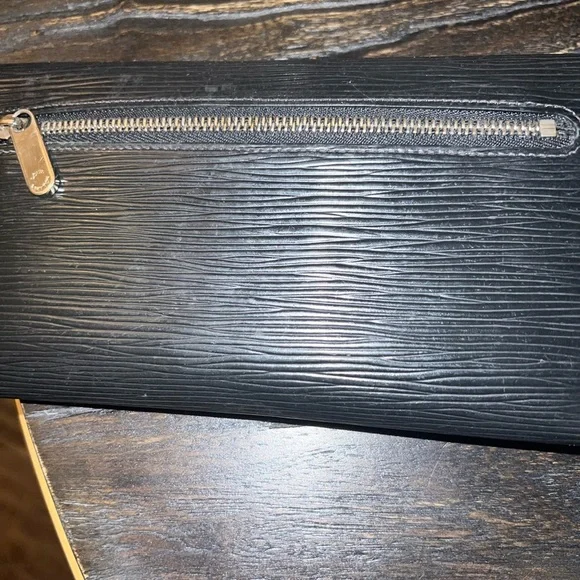 louis vuitton black leather handbag with wallet - Picture 9 of 9